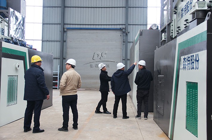 客戶來訪生產車間