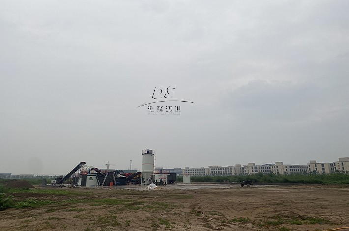 化工廠污染土壤修復(fù)案例現(xiàn)場(chǎng) 化工廠污染土壤修復(fù)案例現(xiàn)場(chǎng)