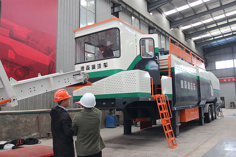 1682646167178493.jpg 石油化工企業場地土壤污染修復設備